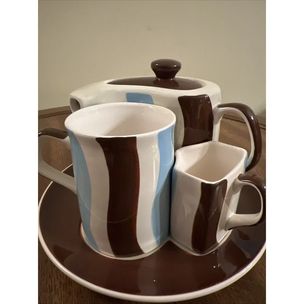 Hues N Brews 5 pc Nesting Tea/Coffee/Espresso set creamer pot cup/mug brown retr
